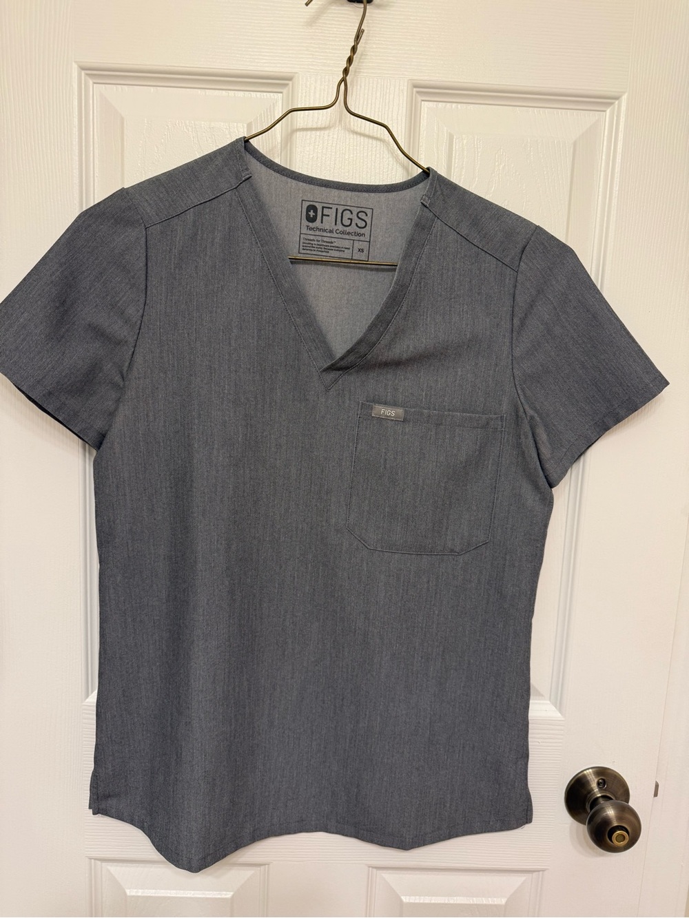 Figs Catarina scrub top